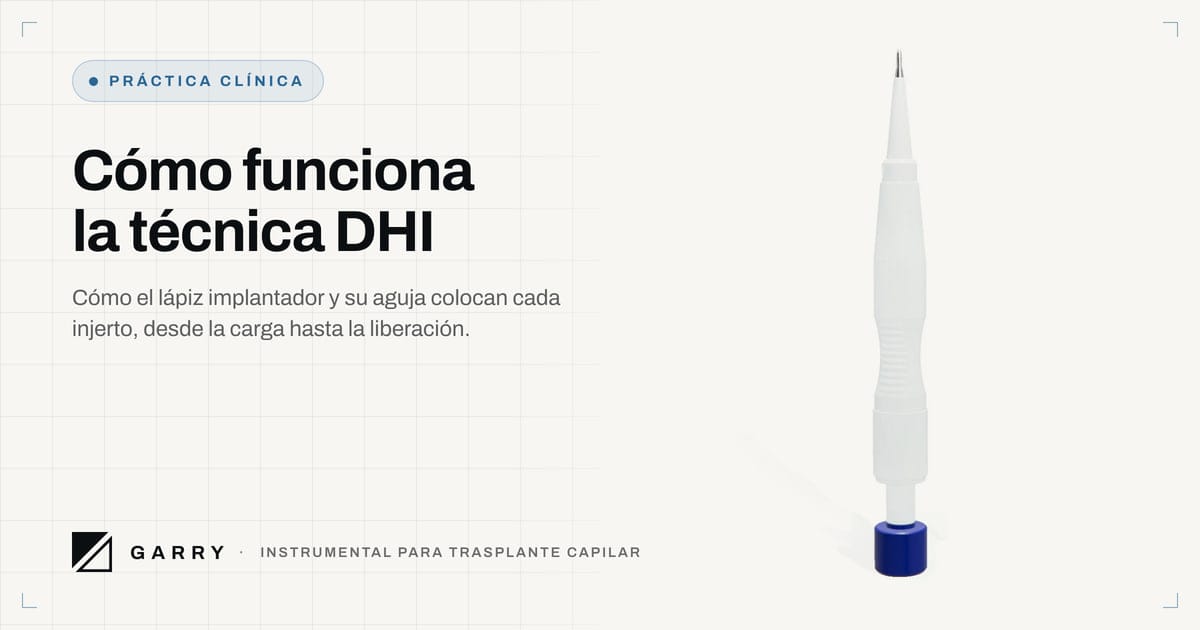 Cómo funciona la técnica DHI - fotografía de estudio del lápiz implantador DHI Garry con capuchón azul