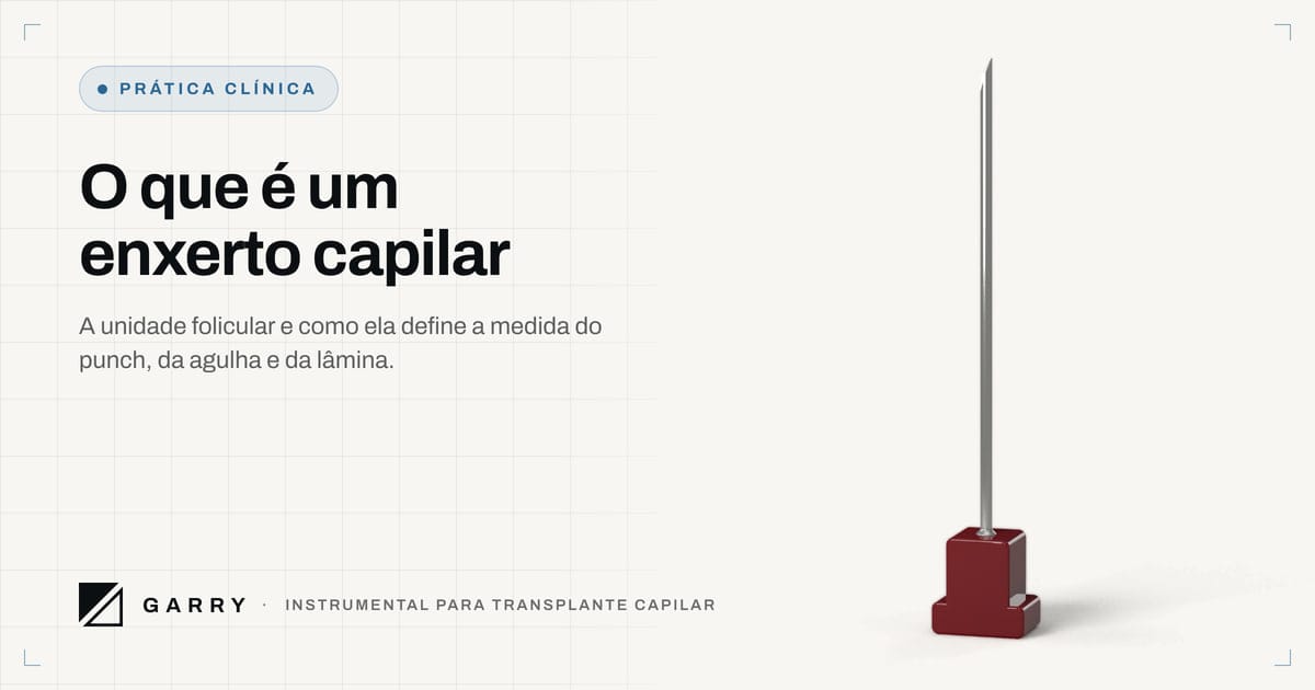 O que é um enxerto capilar - foto de estúdio da agulha implantadora DHI Garry com conector vermelho